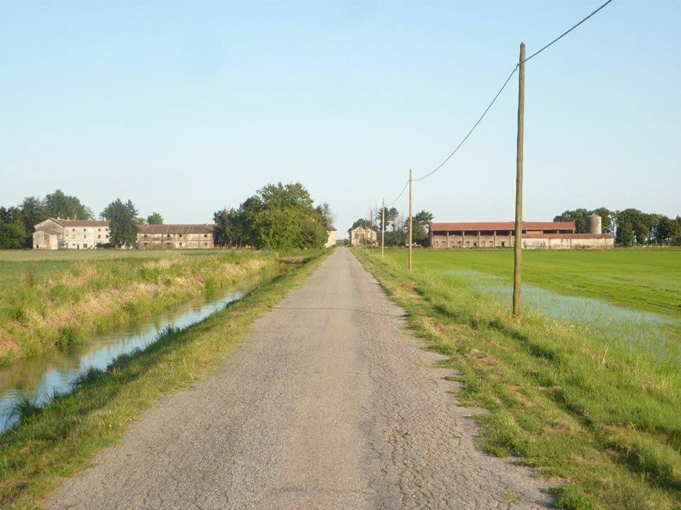 Agriturismo Cascina Graziosa Cameriano Ngoại thất bức ảnh